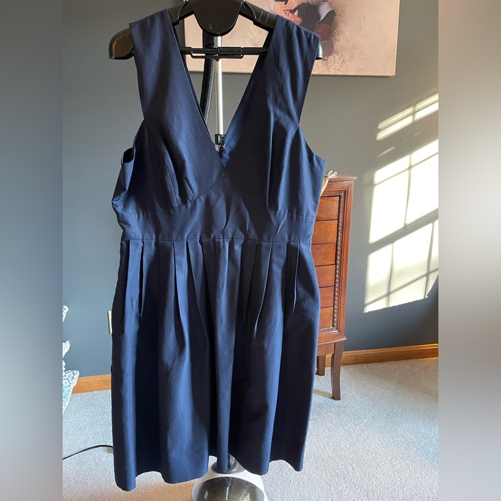 J Crew Size 10 Navy V-Neck Dress with pockets
